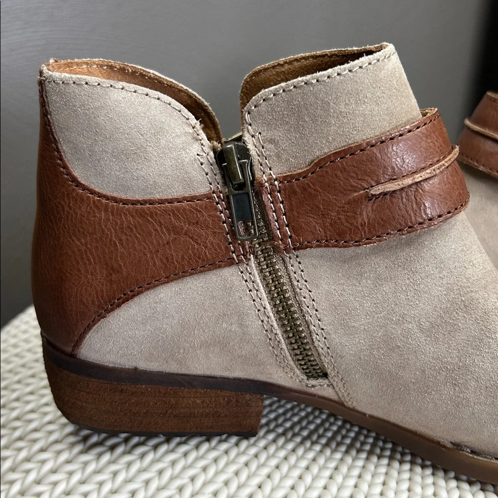 Born Katie Booties - Picture 7 of 10